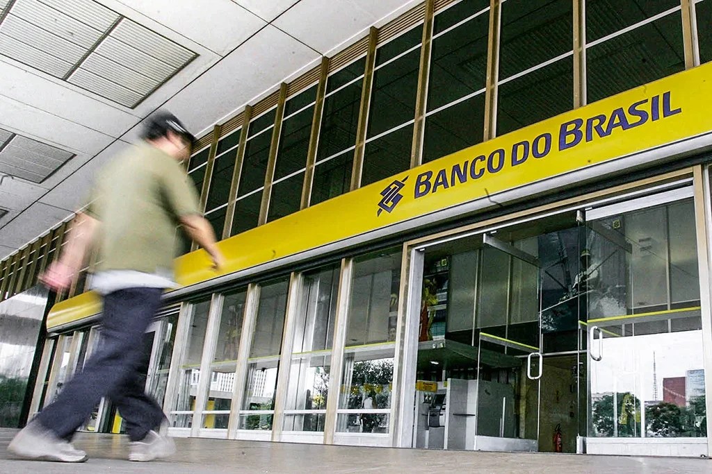 Edital com oportunidades de nível médio em todo o país (escriturário) foi retificado. Concurso Do Banco Do Brasil Confira Quantas Vagas Abriram No Seu Estado Exame