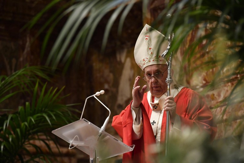 Pope Prays Angelus on Palm Sunday