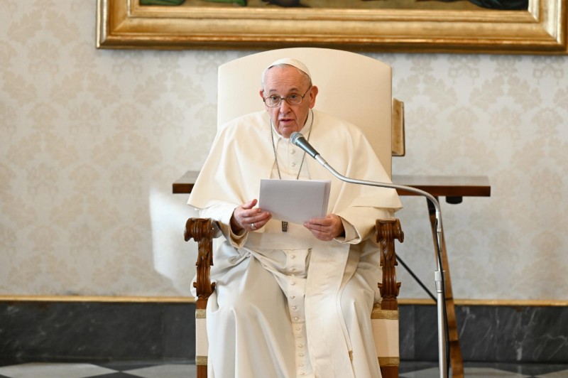 Pope Continues Catechesis on Prayer
