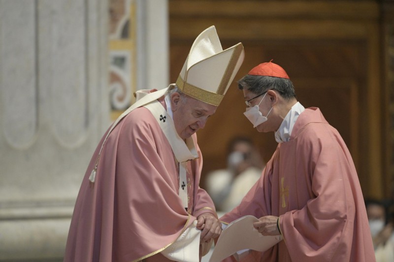 Cardinal Tagle Thanks Pope for Philippine Mass