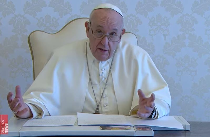 Pope Encourages Italian Charismatic Consultation