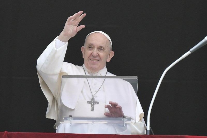 Pope’s Angelus Address: Mystery of One God