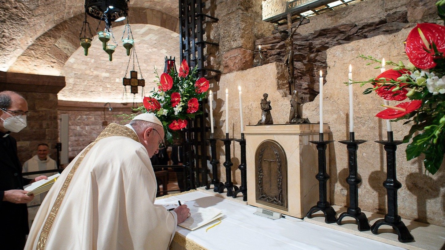 Papa agradece a CEBITEPAL su libro sobre ‘Fratelli tutti’