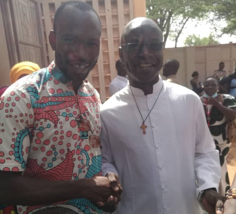 Mali: Padre León bendice a Dios tras ser liberado