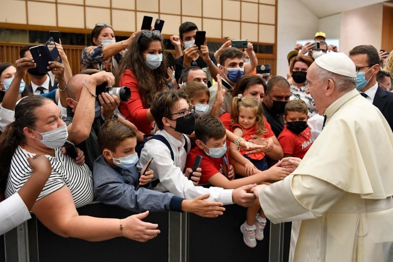 Pope: Baptism Brings Life in Christ, Equality