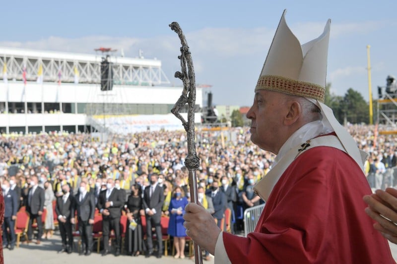Pope: Cross Reveals Beauty of God’s Love
