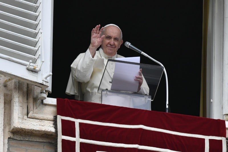 Pope at Angelus: Love for God and Neighbor