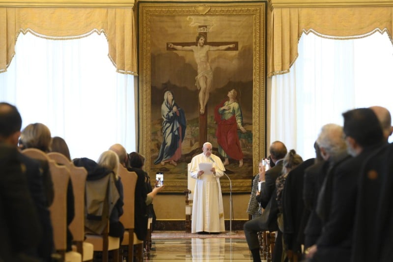 Pope Makes Two Journalists a Dame and Knight