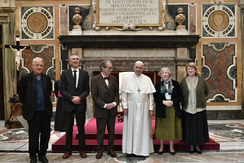 Pope Francis Greets Ratzinger Award Winners