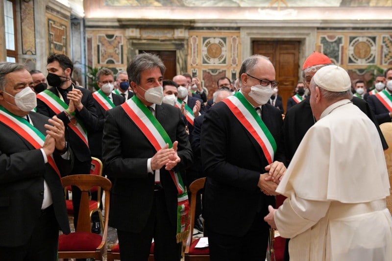 Pope Receives Mayors of National Assn. of Italian Municipalities