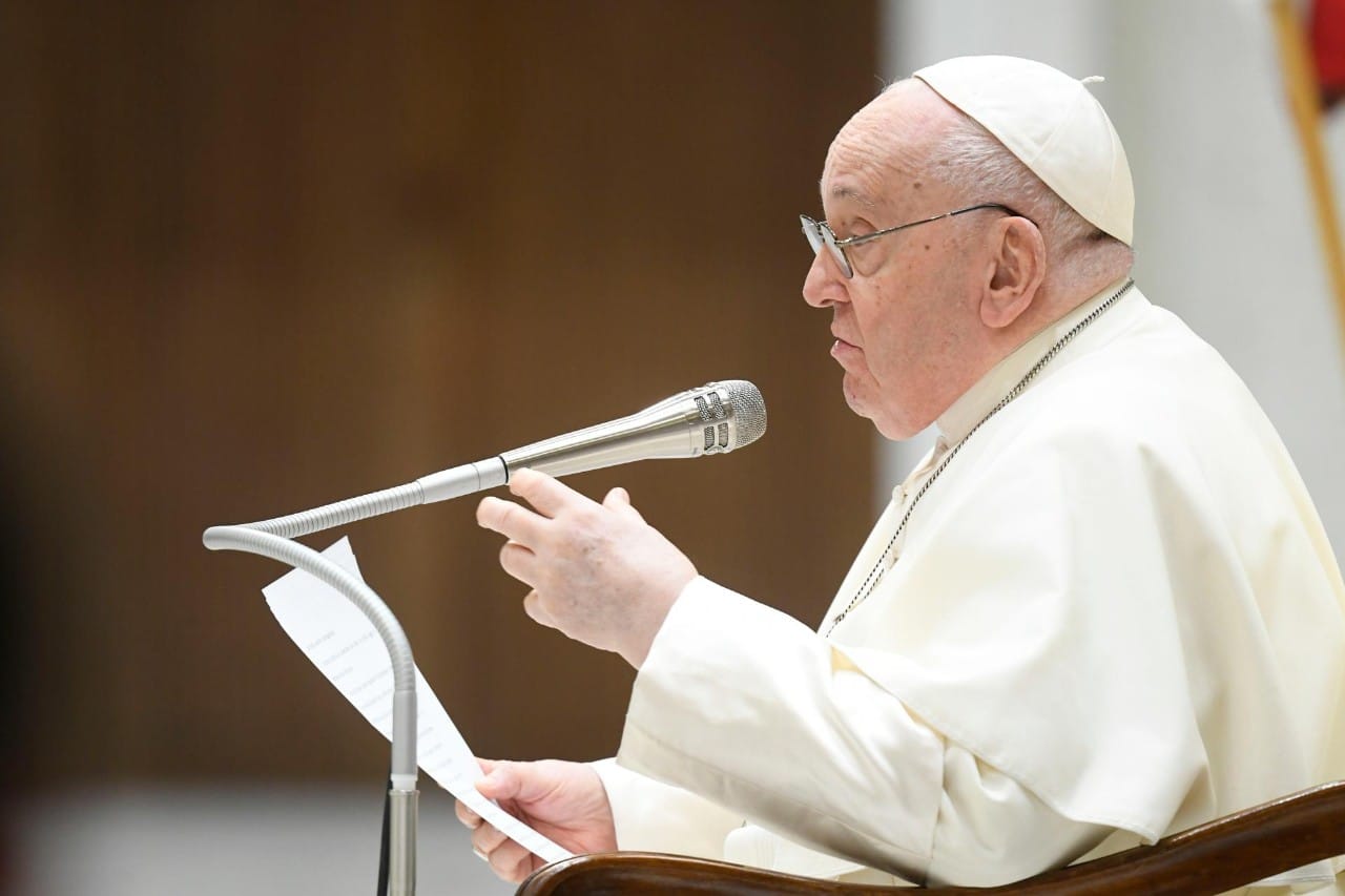 Il Papa mette in guardia dal vizio della gola