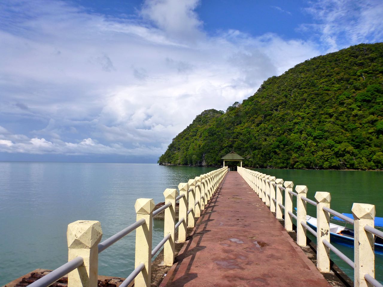 Dayung Bunting Marble Jetty