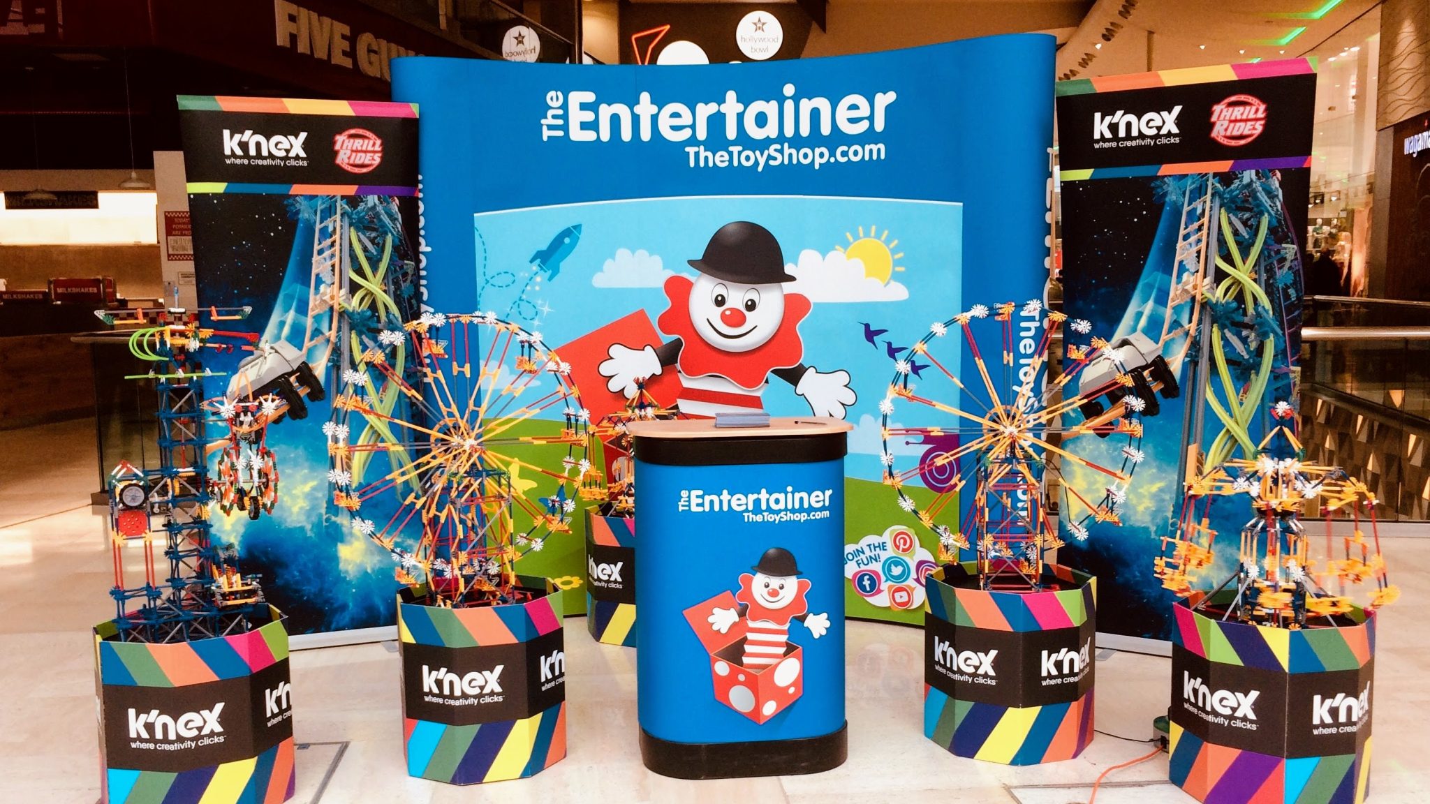 Executional Shopping Centre Promotion For The Entertainer