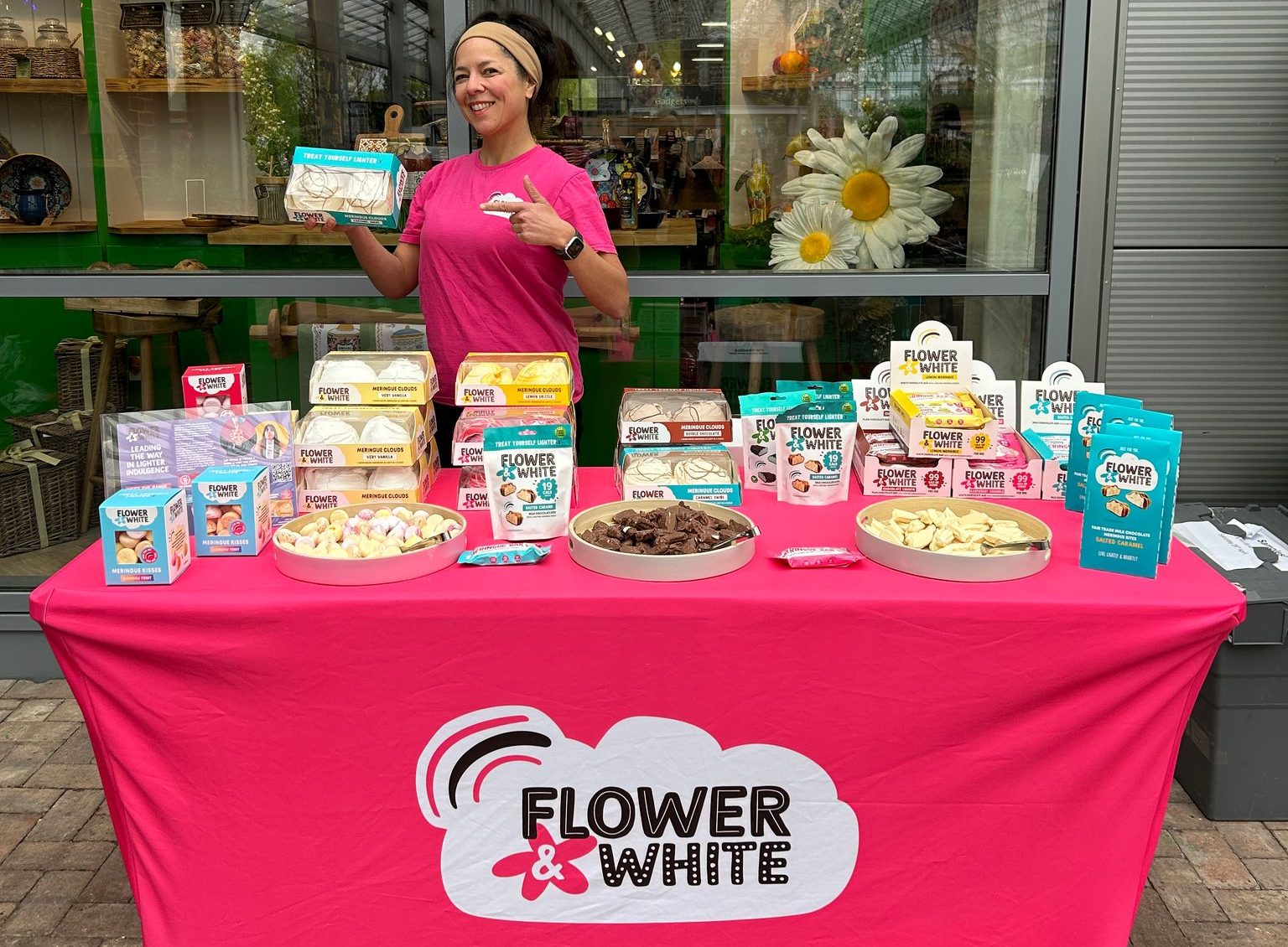 Flower White | Product Sampling | Executional