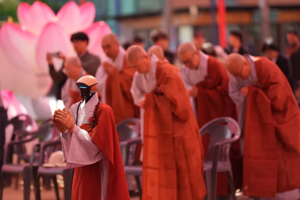 Gabi robot monk