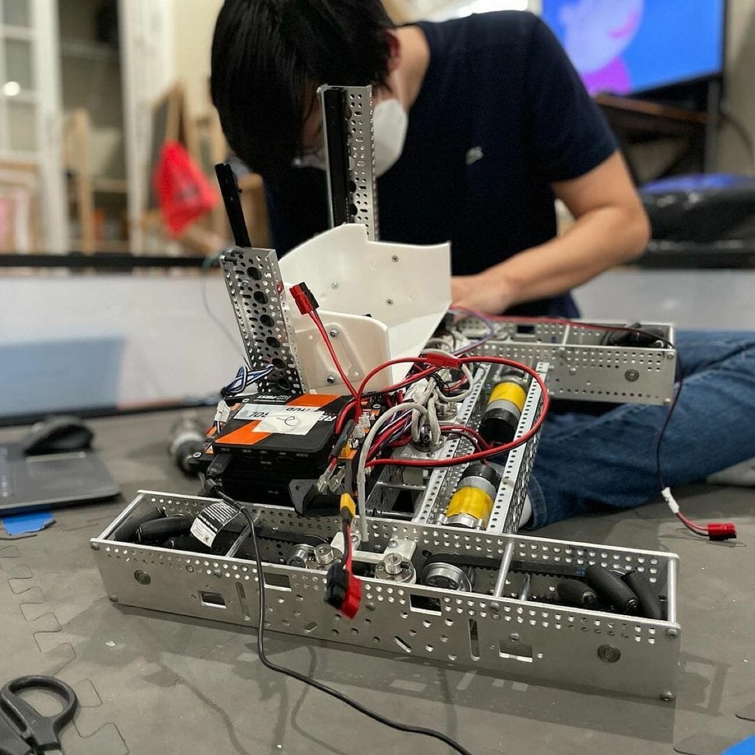 Using Laser Cutting For Custom Animatronics Sendcutsend - Classic Vintage Picture - Mobile