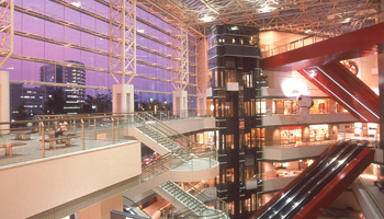 The yokohama bay hotel tokyu is located 1 minute on foot from minatomirai station in a position directly in front of the yokohama ferris wheel. Queen's Square Yokohama | The Expat's Guide to Japan