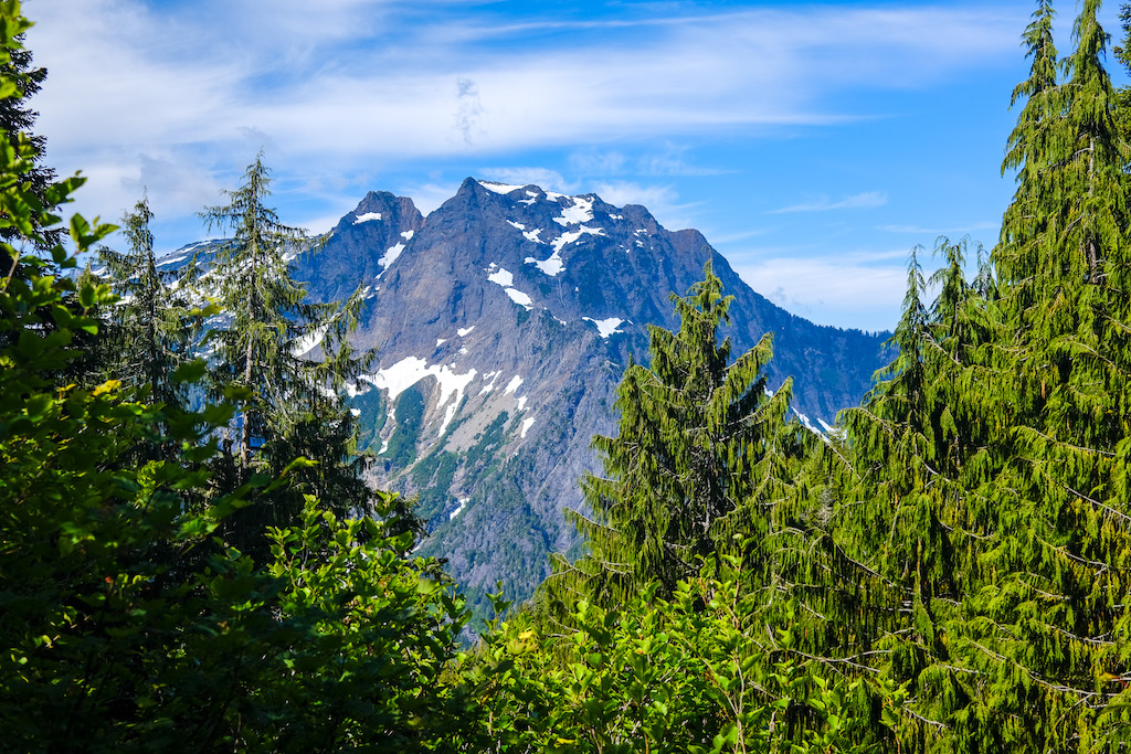 Exploren Borgen Hiking Mount Dickerman a 100 Classic Hike of Washington
