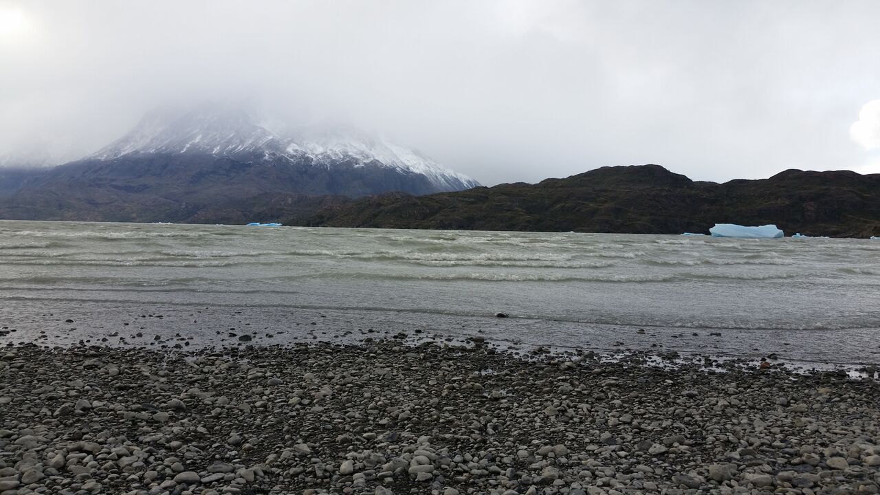 backpackbuget_greyglacierbeach4