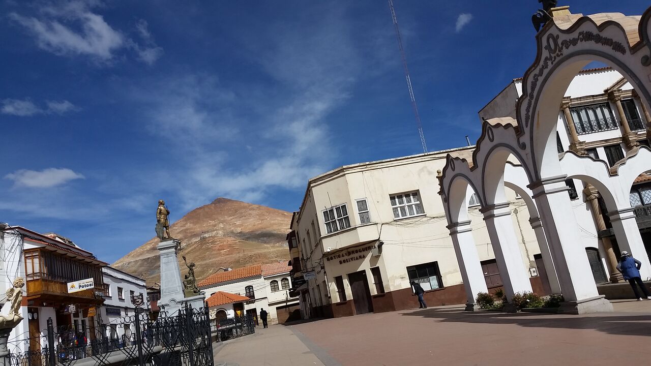 Cerro Rico, Statue, Plaza
