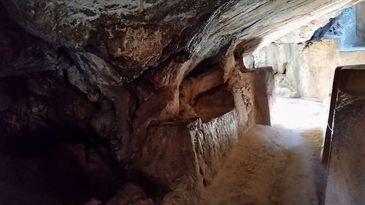 budgetbackpack_cityruins17