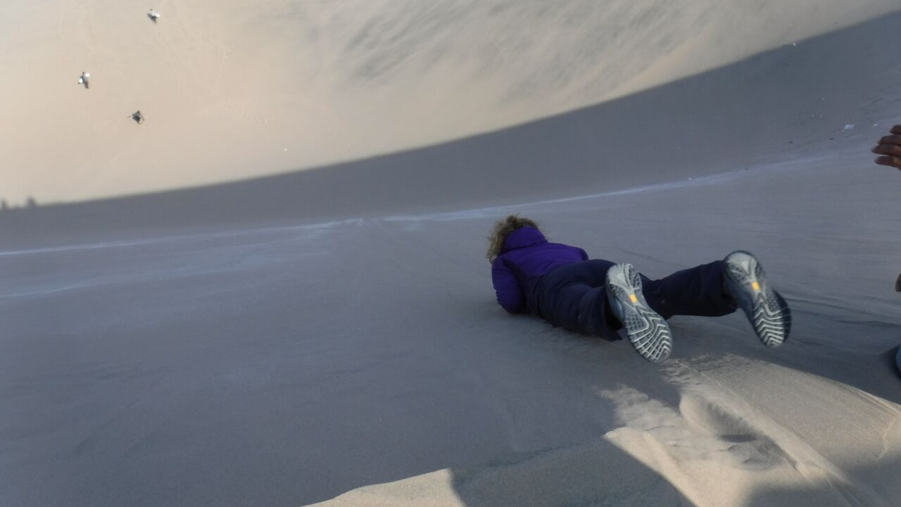 backpackbudget_huacachina_sandboard