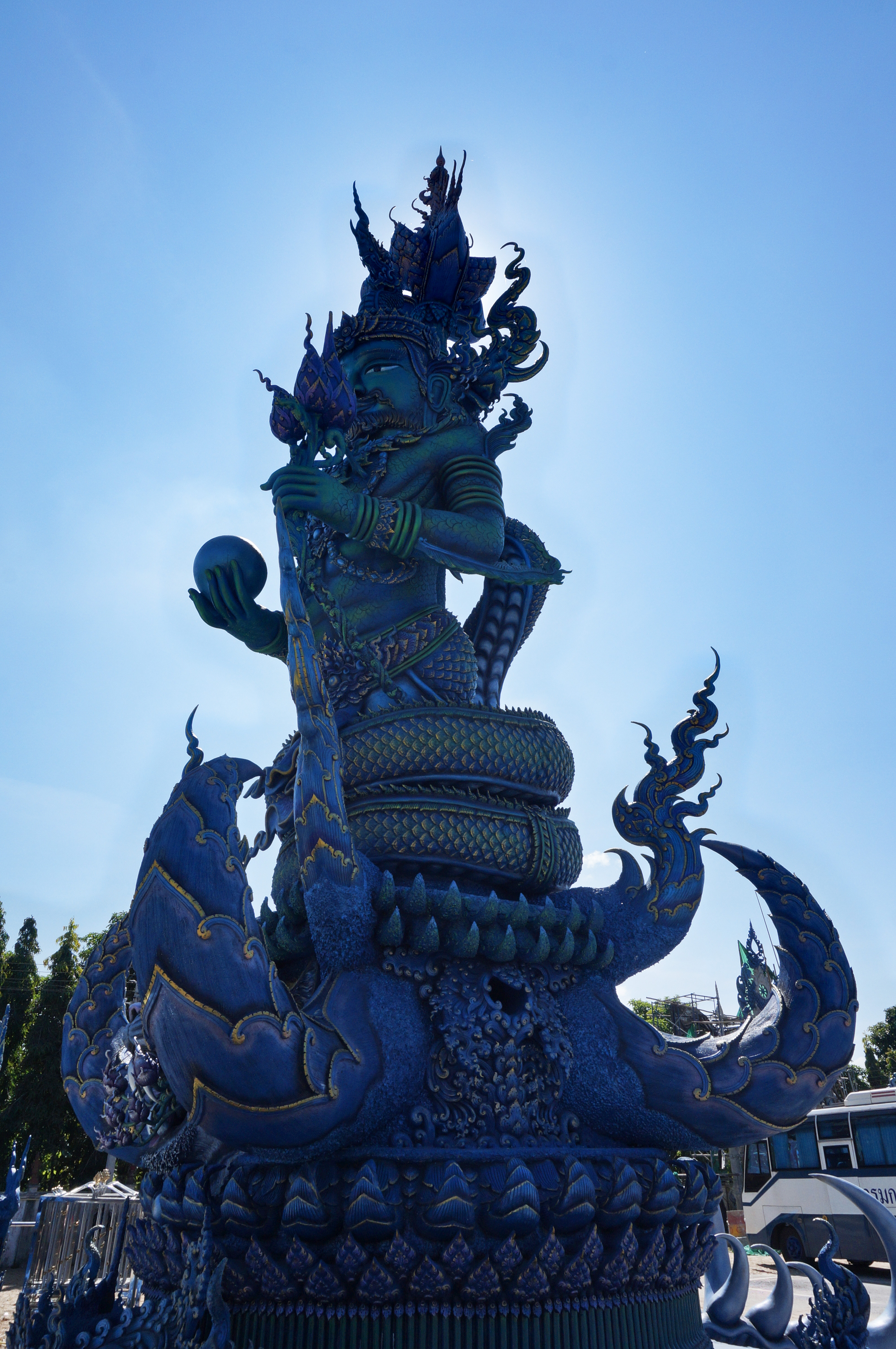 backpackbudge_bluetemple3