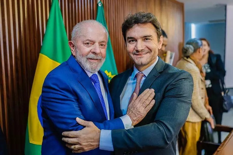 24 horas para sair fora: União Brasil estabelece prazo para filiados desembarcarem do governo Lula