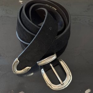 Cintura in pelle nera effetto camoscio