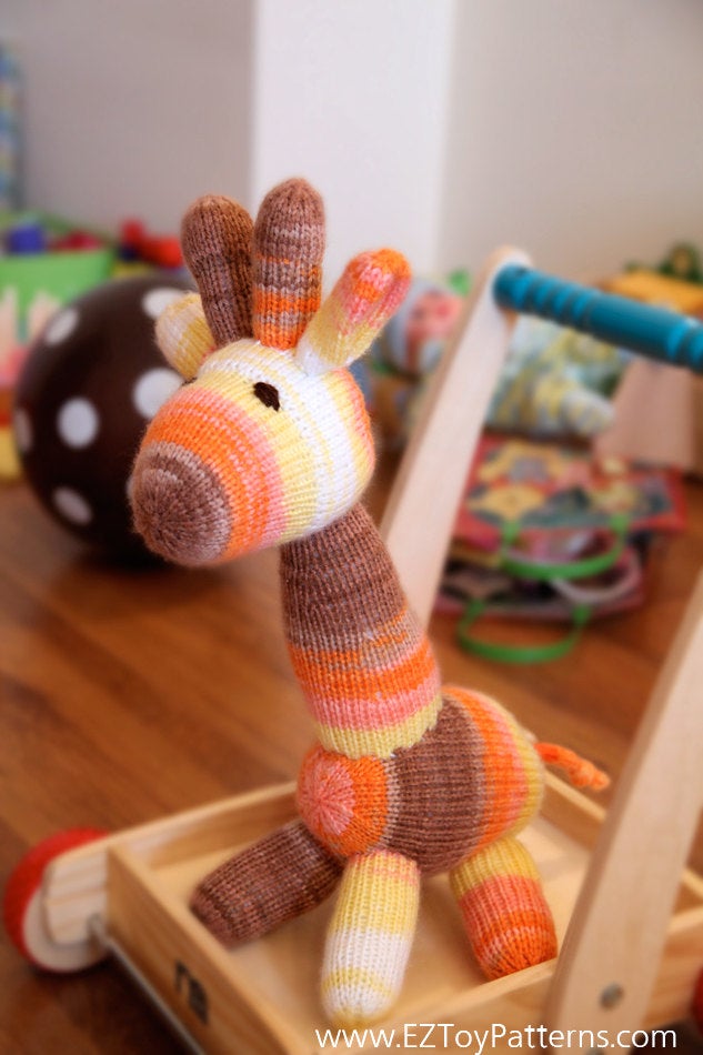 Giraffe Patrick – knitting pattern – EZ Toy Patterns