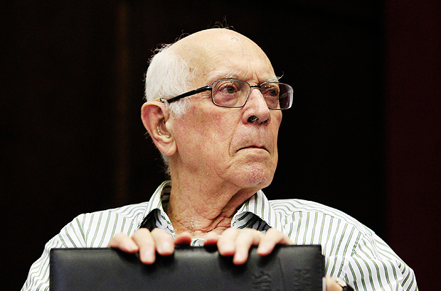 Dalmo dallari foi jurista e professor emérito da faculdade de direito da usp. Na Folha De S Paulo Dalmo Dallari Surra Defensores Do Impeachment