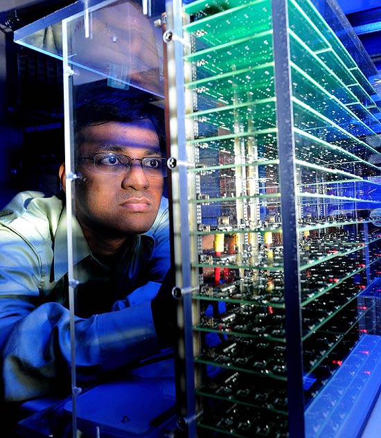 Engenheiros como Parthasarathy Ranganathan, da HP, trabalham em componentes que usam menos energia