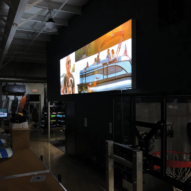 Large showroom SEG Light Box for Action Water Sports