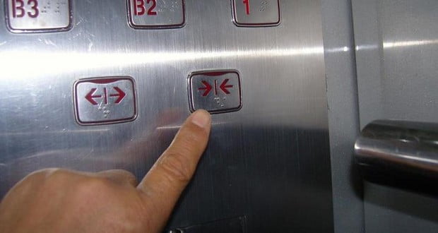 Close door buttons