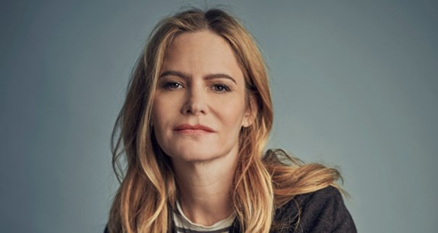 Jennifer Jason Leigh