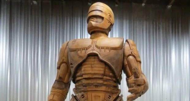 Robocop statue