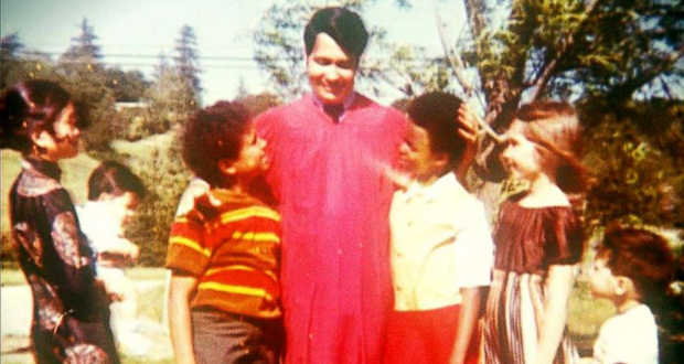 Jim Jones, Monkey Salesman