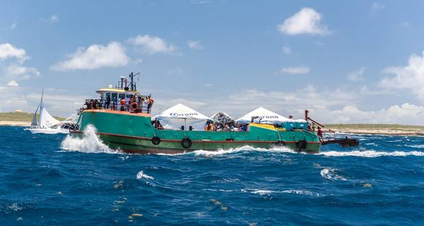 Boat Racing In Anguilla
