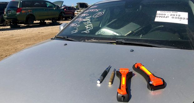 Modern Car Window Escape Tool Limitation
