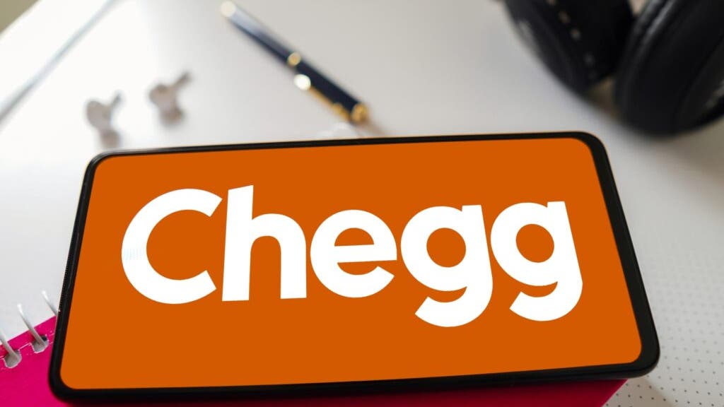 Chegg Stock Slips After Q3 Results, 21% Workforce Reduction, Weak Q4 Guidance