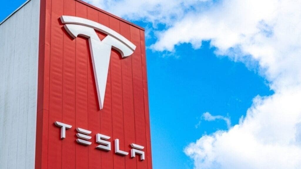 Gary Black Defends Tesla Strategy Amid Clash With Elon Musk Bulls: 'We Don't Trade Tesla... We Trim When The Price Goes Higher'