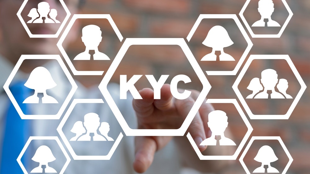 Private Or Public? Financial Institutions Debate Control In The Blockchain Era