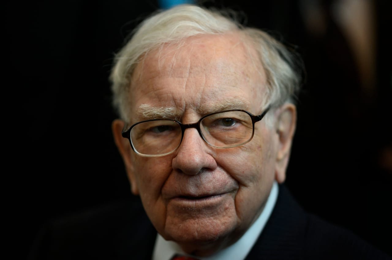 Warren Buffett’s growing cash hoard makes stock-market bulls nervous. Should it?
