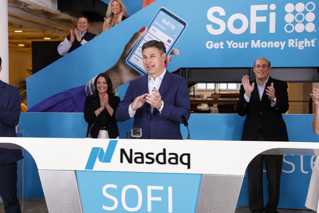 SoFi’s stock climbs above $14 as it heads for best five-day run in over a year