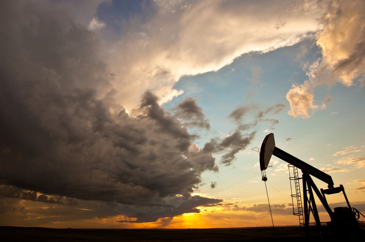 U.S. oil benchmark falls back below $70 a barrel on China stimulus disappointment