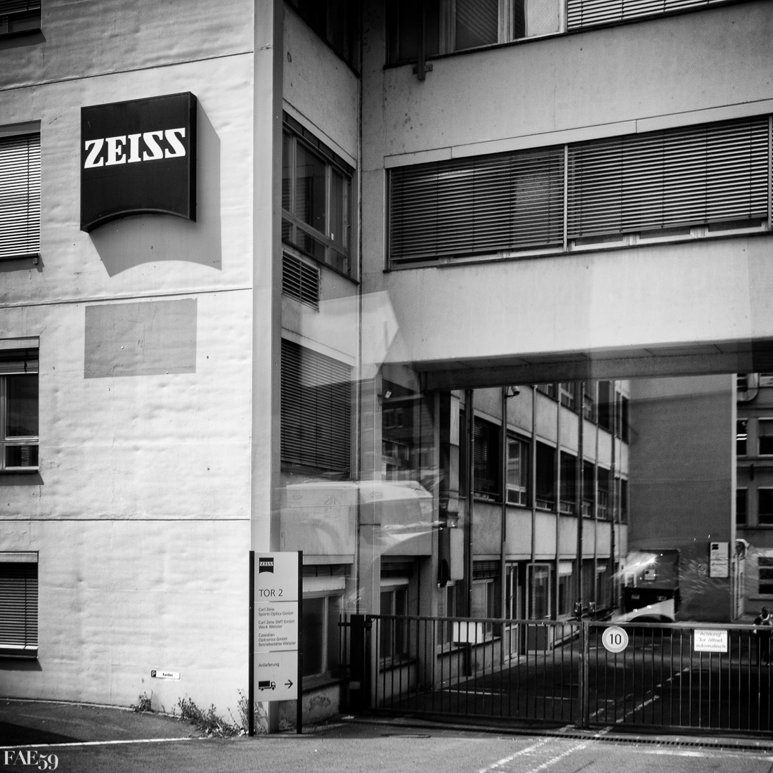 On m'aurait menti, nous ne sommes pas chez Leica??