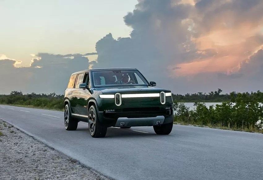 2022 rivian r1s electric suv price, overview, review & photos