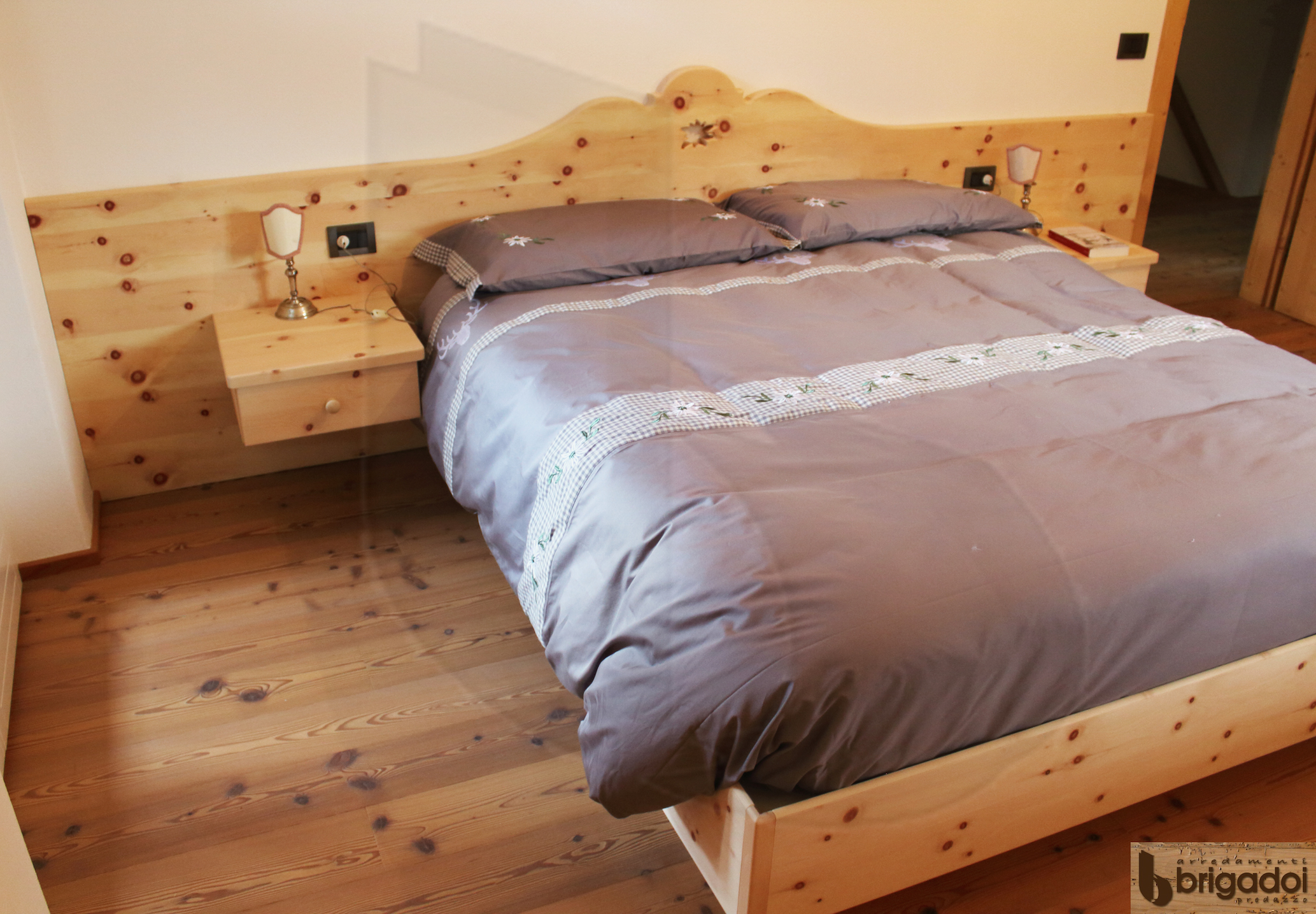 Camera legno di Cirmolo Arredamenti Brigadoi