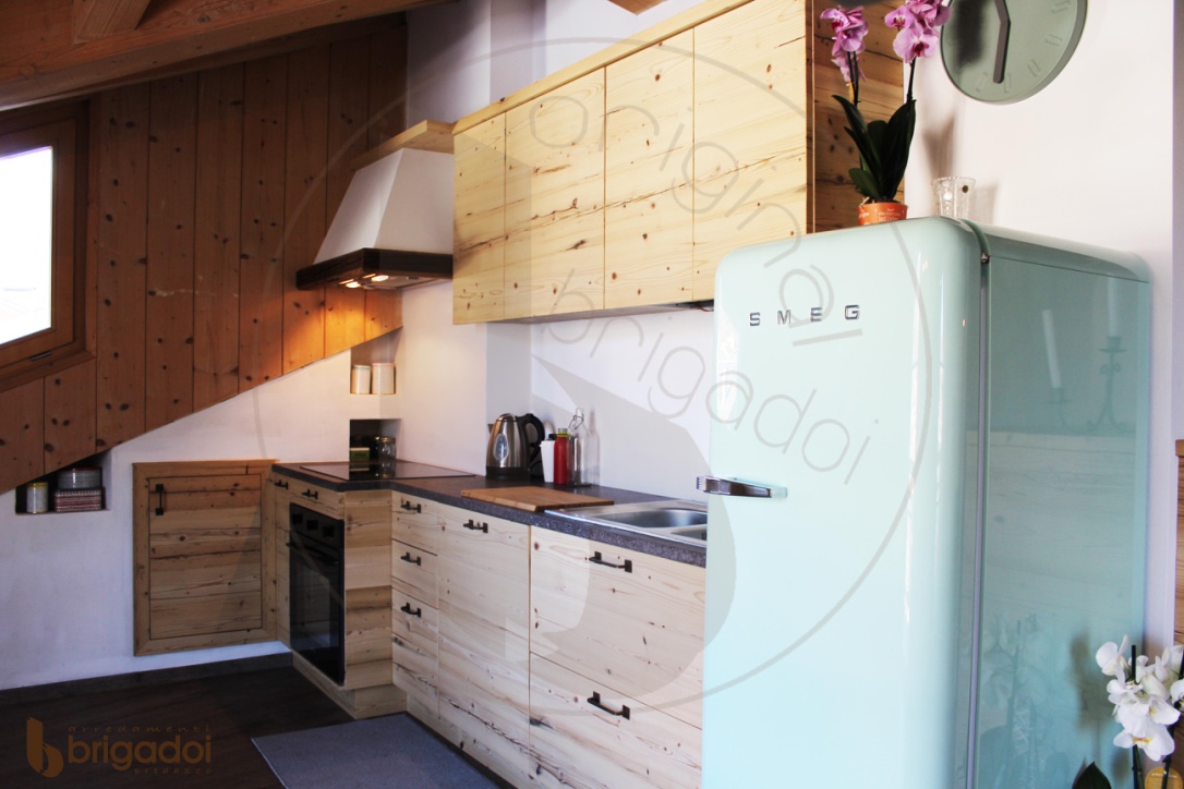 cucina legno abete vecchio arredamenti brigadoi