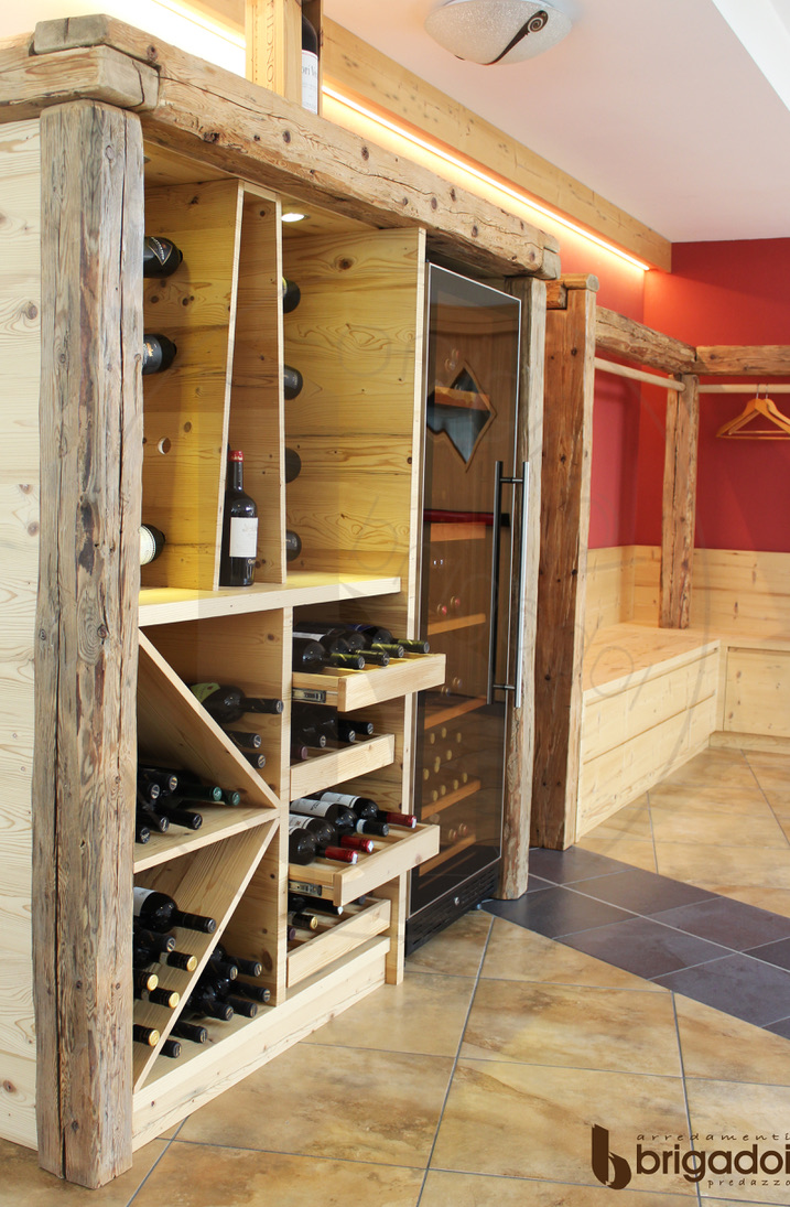 ARREDO VINO HOTEL SALA PRANZO ARREDAMENTO FALEGNAMERIA BRIGADOI VAL DI FIEMME LEGNO TRENTINO DESIGN DOLOMITI